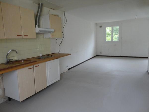 Dpt Pyrénées Orientales (66), à vendre PRADES à 5 minutes maison 5 pièces sur terrain 324 m² garage