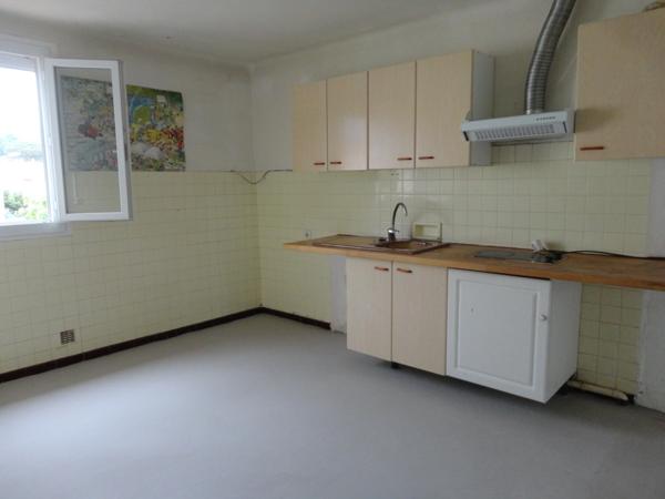 Dpt Pyrénées Orientales (66), à vendre PRADES à 5 minutes maison 5 pièces sur terrain 324 m² garage
