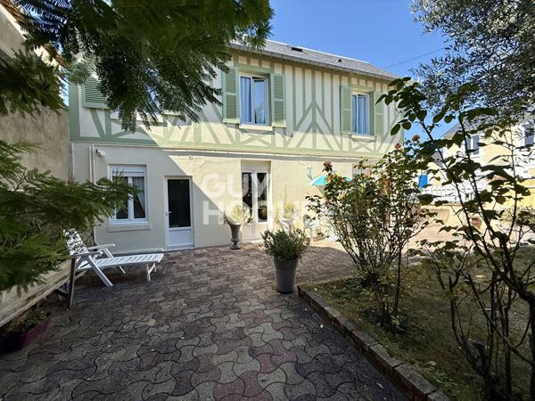 MAISON AVEC TRES BEAU JARDIN TERRASSE ET DEPENDANCE- TROUVILLE SUR MER
