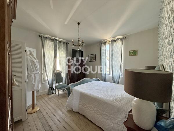 MAISON AVEC TRES BEAU JARDIN TERRASSE ET DEPENDANCE- TROUVILLE SUR MER