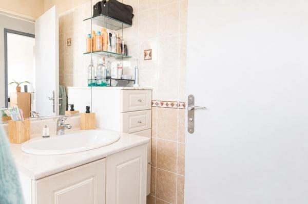 UN APPARTEMENT OÙ IL EST FACILE DE SE PROJETER