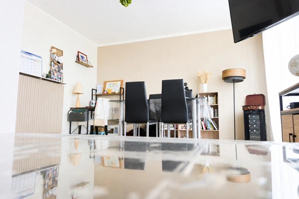 UN APPARTEMENT OÙ IL EST FACILE DE SE PROJETER