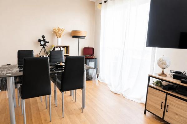 UN APPARTEMENT OÙ IL EST FACILE DE SE PROJETER