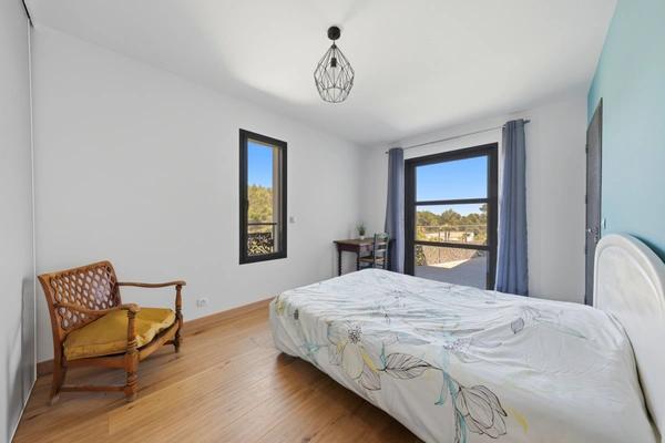 Maison contemporaine de 210 m² dans un domaine sécurisé à Saint-Clément-de-Rivière