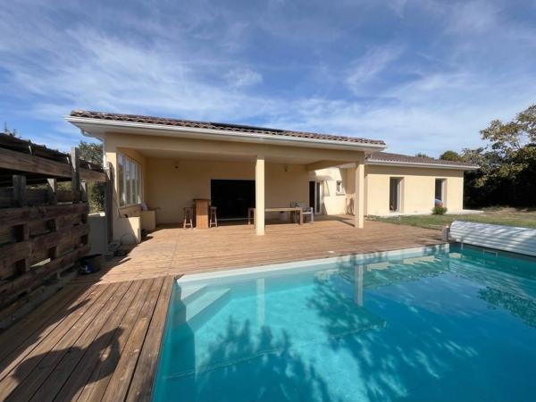 Maison contemporaine de 2011 de 169 M2 avec piscine sur 2707 M2