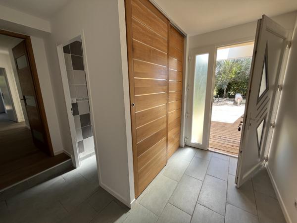 Maison contemporaine de 2011 de 169 M2 avec piscine sur 2707 M2