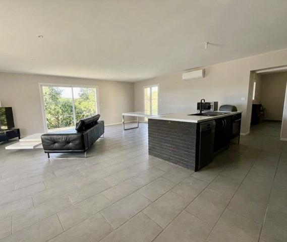 Maison contemporaine de 2011 de 169 M2 avec piscine sur 2707 M2