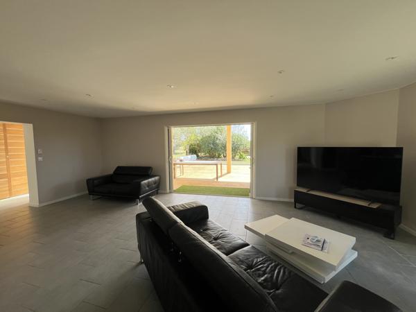 Maison contemporaine de 2011 de 169 M2 avec piscine sur 2707 M2