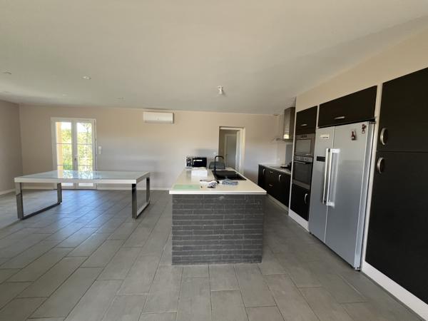 Maison contemporaine de 2011 de 169 M2 avec piscine sur 2707 M2