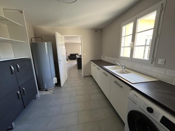 Maison contemporaine de 2011 de 169 M2 avec piscine sur 2707 M2