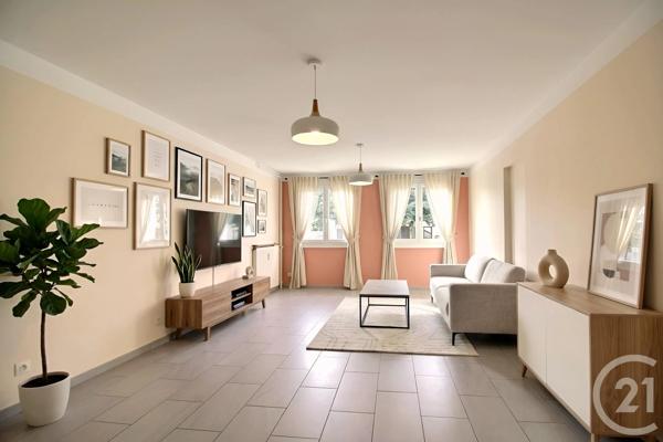 Appartement F4 à vendre  4 pièces - 91,45 m 2   CHATEAU THIERRY  - 02