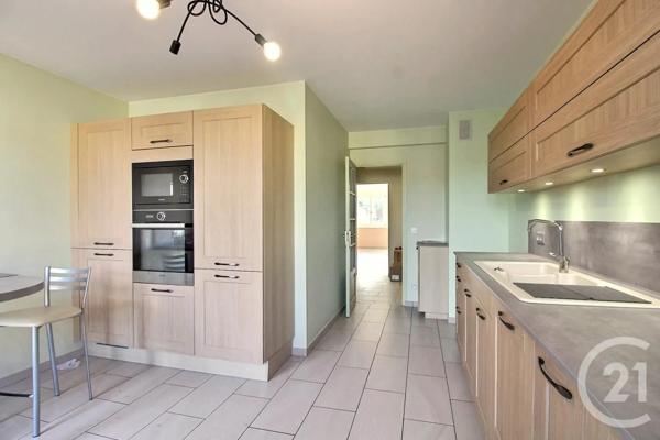 Appartement F4 à vendre  4 pièces - 91,45 m 2   CHATEAU THIERRY  - 02