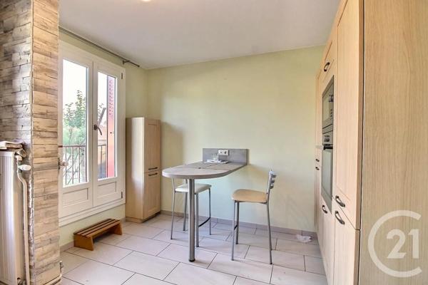 Appartement F4 à vendre  4 pièces - 91,45 m 2   CHATEAU THIERRY  - 02