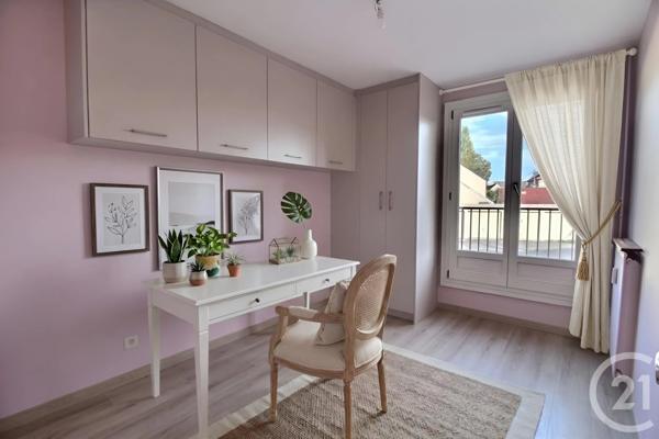 Appartement F4 à vendre  4 pièces - 91,45 m 2   CHATEAU THIERRY  - 02