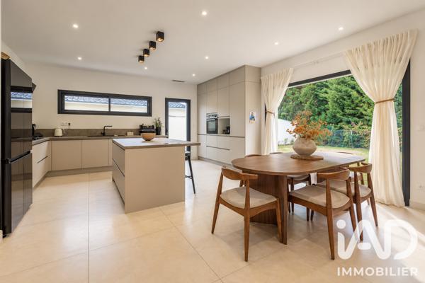 Maison à vendre 6 pièces 145 m² Saint-Seurin-sur-l'Isle