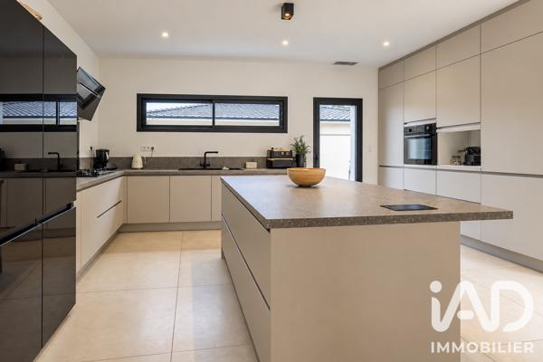 Maison à vendre 6 pièces 145 m² Saint-Seurin-sur-l'Isle