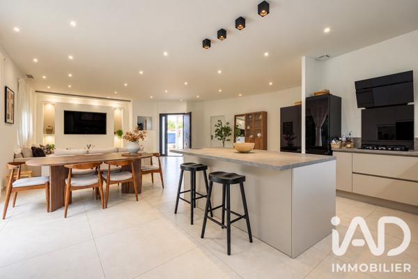 Maison à vendre 6 pièces 145 m² Saint-Seurin-sur-l'Isle
