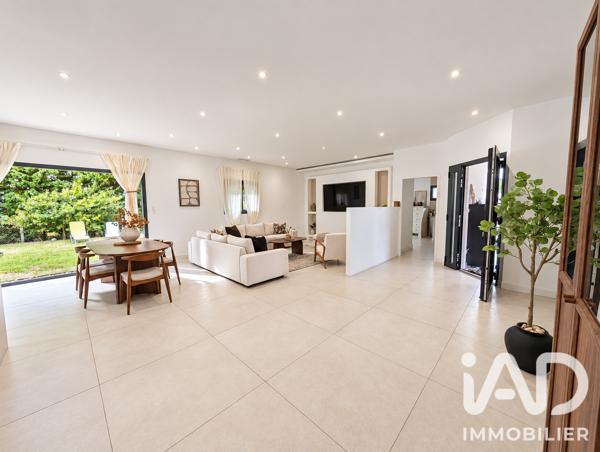 Maison à vendre 6 pièces 145 m² Saint-Seurin-sur-l'Isle