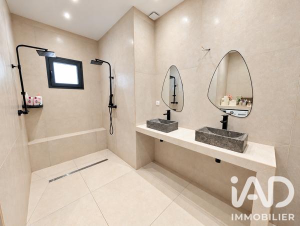 Maison à vendre 6 pièces 145 m² Saint-Seurin-sur-l'Isle