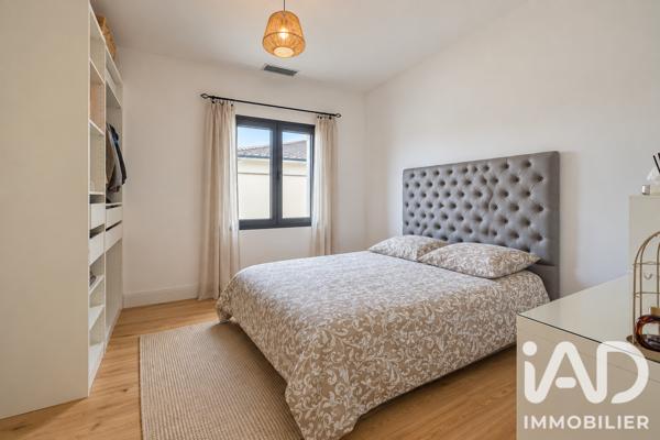Maison à vendre 6 pièces 145 m² Saint-Seurin-sur-l'Isle