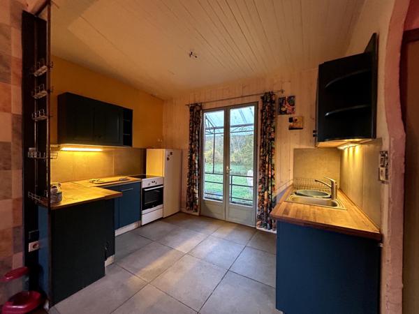 Propriété de caractère avec grange, dépendances et fort potentiel d’aménagement