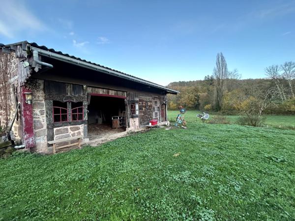 Propriété de caractère avec grange, dépendances et fort potentiel d’aménagement