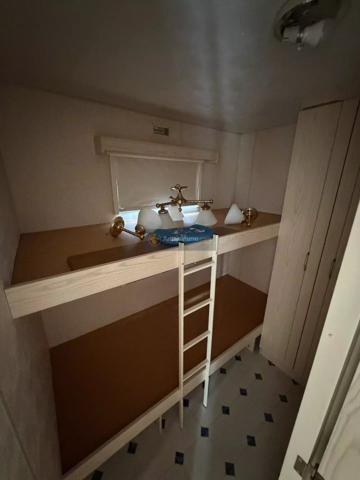 Vente                                                      Terrain
                        
                                         200 m2                     à Fréjus