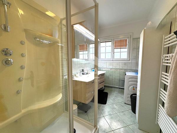 A VENDRE _ Maison 5/6 pièce(s) 164 m2 _ garage _piscine_ avec un T2 _ Berre l'Etang