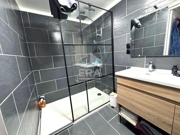 A VENDRE _ Maison 5/6 pièce(s) 164 m2 _ garage _piscine_ avec un T2 _ Berre l'Etang