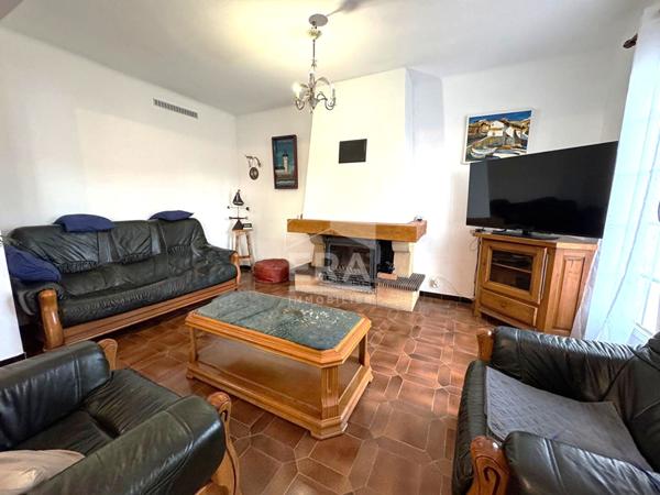 A VENDRE _ Maison 5/6 pièce(s) 164 m2 _ garage _piscine_ avec un T2 _ Berre l'Etang