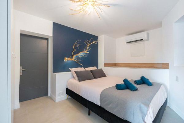 Villa Mimet 8 pièces 210 m2 - 950 000