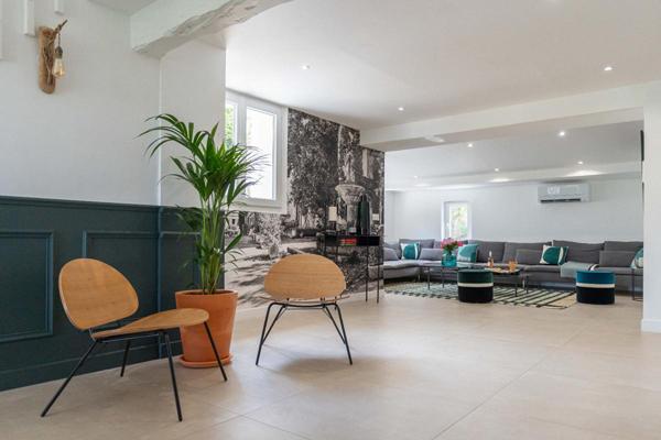 Villa Mimet 8 pièces 210 m2 - 950 000