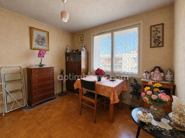 ANNECY - APPARTEMENT T3 A RENOVER - DERNIER ETAGE - BALCON VUE PANORAMIQUE MONTAGNES - A 350 m DU LAC
