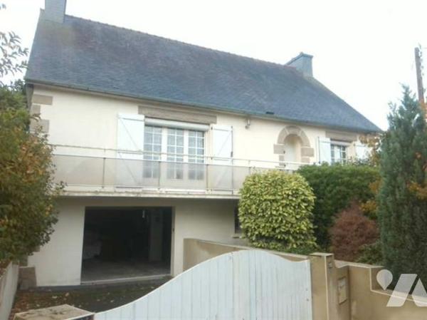 Maison d'habitation d'environ 98m², avec 2 chambres, sur 3 niveau avec jardin et 2 parcelles de bois