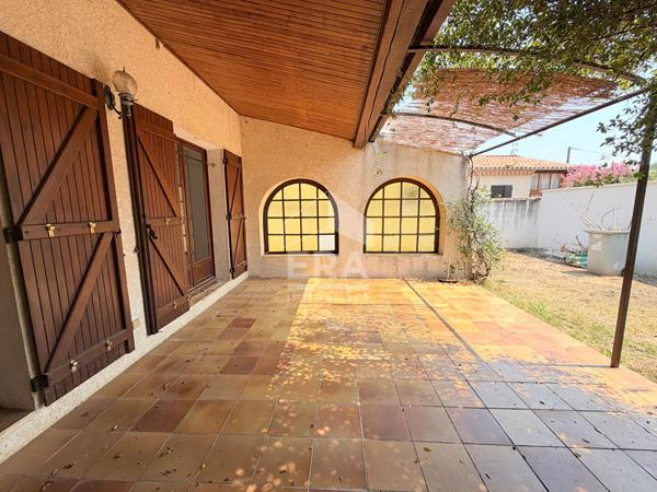 À VENDRE  EN CO-EXCLUSIVITE LE PUY-SAINTE-RÉPARADE 13610  VILLA FAMILIALE DE 7 PIÈCES D'ENVIRON 183 M², SUR UN TERRAIN CLOS ET PISCINABLE DE 675 M² AVEC GARAGE.
