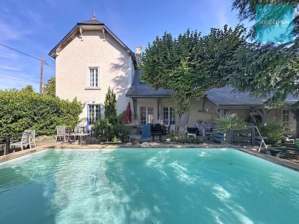 Propriété à vendre à Amboise sur plus d'un hectare, 366m² habitables, 9 chambres, piscine