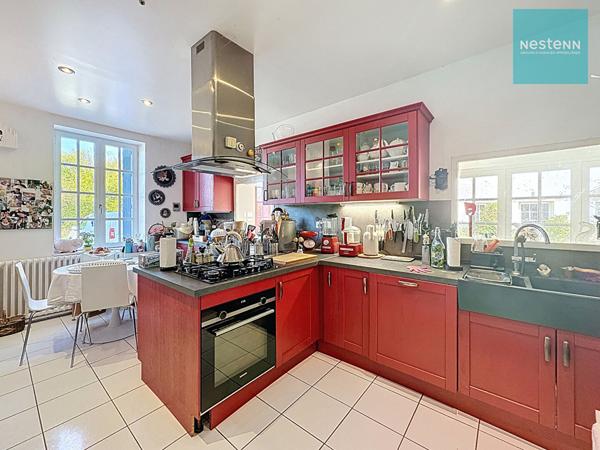 Propriété à vendre à Amboise sur plus d'un hectare, 366m² habitables, 9 chambres, piscine