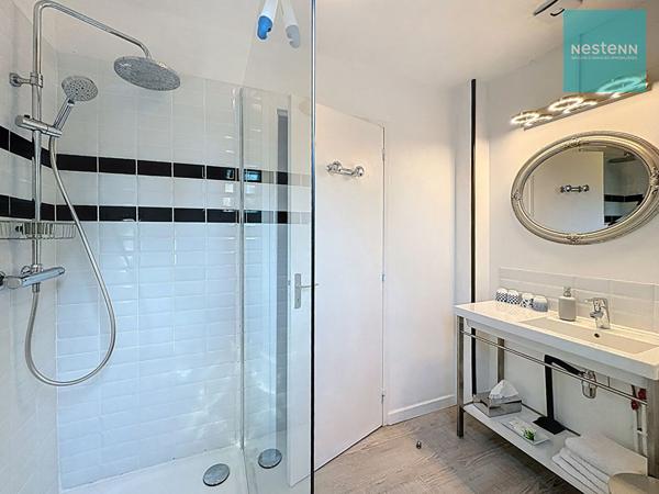 Propriété à vendre à Amboise sur plus d'un hectare, 366m² habitables, 9 chambres, piscine