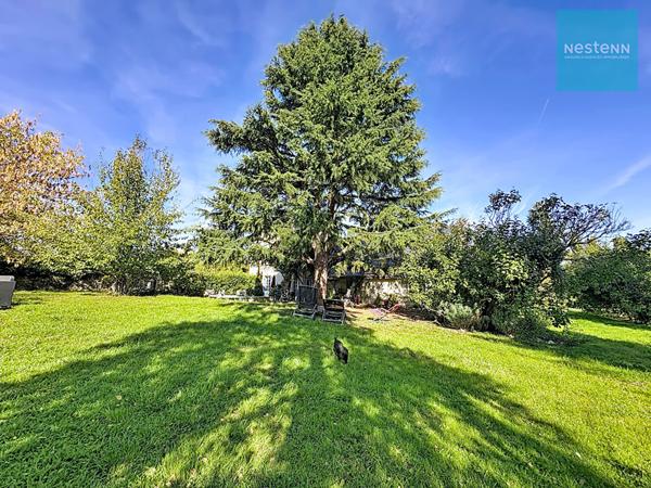 Propriété à vendre à Amboise sur plus d'un hectare, 366m² habitables, 9 chambres, piscine