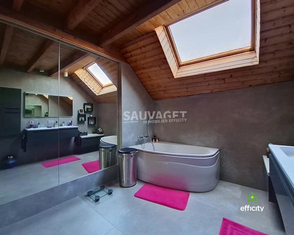 Maison
         8 pièces
        - 271 m² Bien prestige 829 000 € *