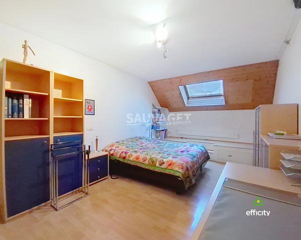 Maison
         8 pièces
        - 271 m² Bien prestige 829 000 € *