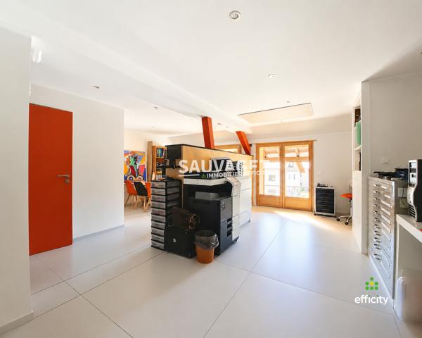 Maison
         8 pièces
        - 271 m² Bien prestige 829 000 € *