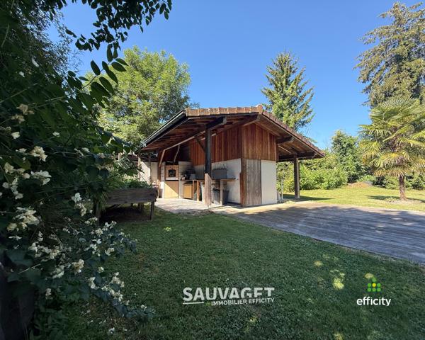 Maison
         8 pièces
        - 271 m² Bien prestige 829 000 € *