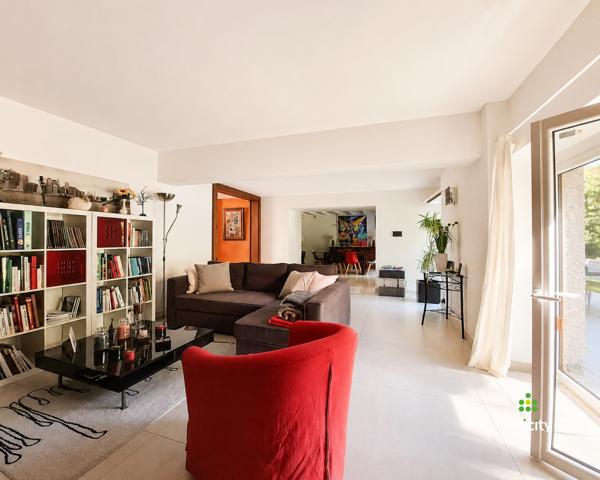 Maison
         8 pièces
        - 271 m² Bien prestige 829 000 € *