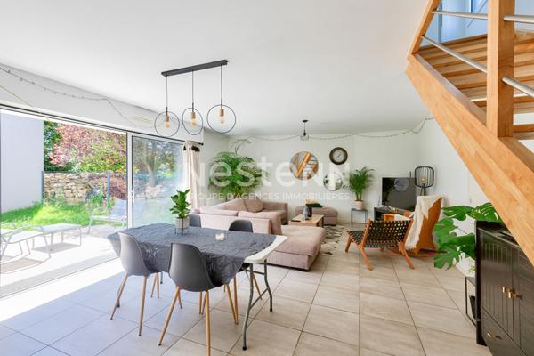 PLÉRIN Maison contemporaine dans un quartier calme et recherché à 2 pas du bourg