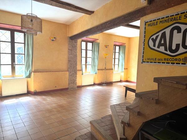 Maison de village de caractère, cour, véranda, dans un village de charme avec toute commodités Fanjeaux (11270)