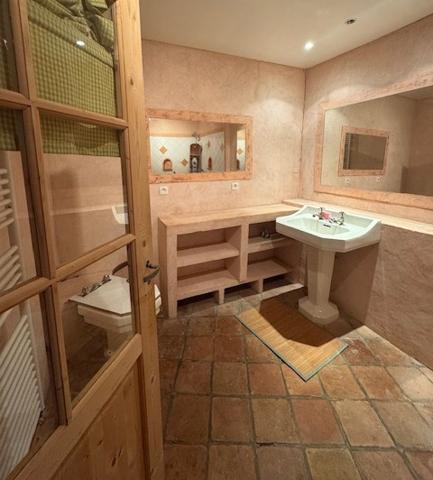 Maison de village de caractère, cour, véranda, dans un village de charme avec toute commodités Fanjeaux (11270)