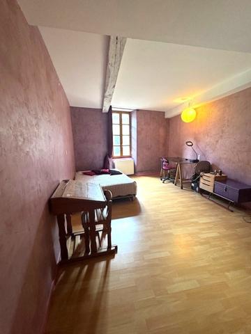 Maison de village de caractère, cour, véranda, dans un village de charme avec toute commodités Fanjeaux (11270)