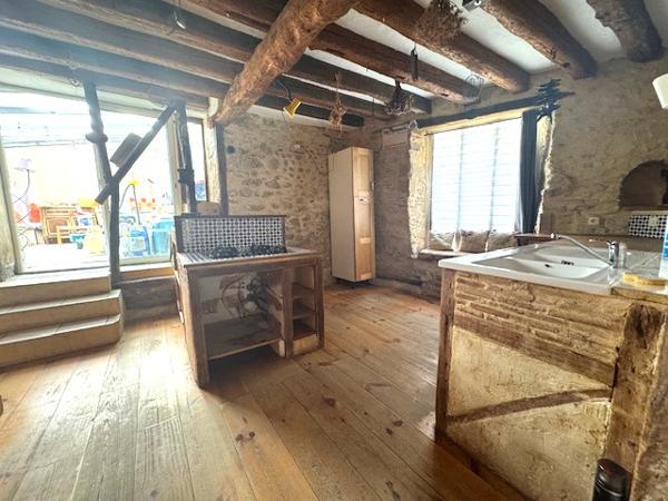 Maison de village de caractère, cour, véranda, dans un village de charme avec toute commodités Fanjeaux (11270)