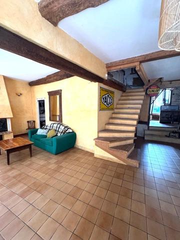 Maison de village de caractère, cour, véranda, dans un village de charme avec toute commodités Fanjeaux (11270)